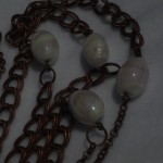 Collana_asimetrica_perla_bainco_marrone_6