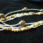 Collana_multifilo_bianca_gialla_marrone_4