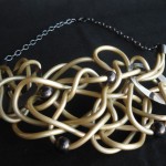 Collana_caucciù_oro_bronzo_3