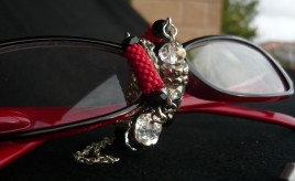 Collana_occhiali_rossa_nera_4