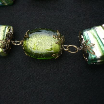 Collana_verde_vetro_bronzo_3