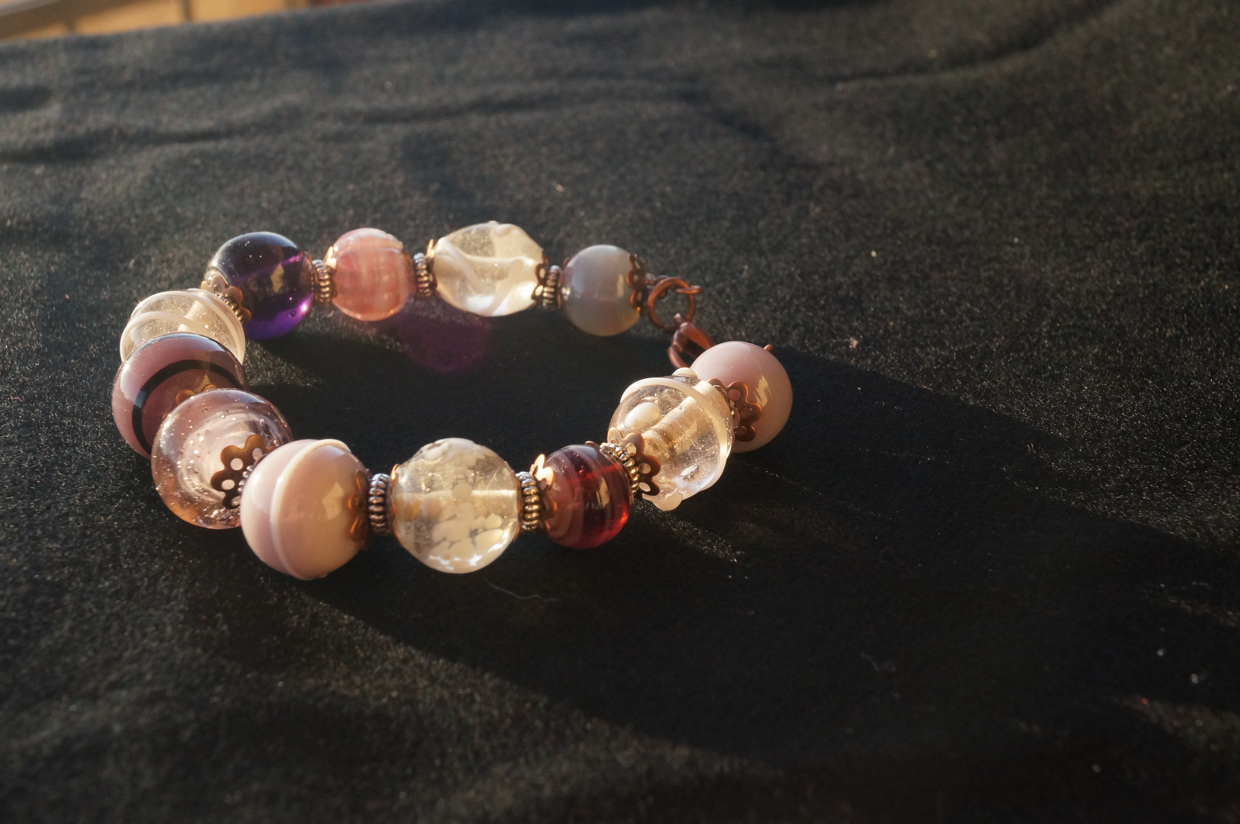 Braccialetto lampwork viola rosa bronzo 2