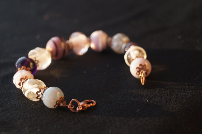 Braccialetto lampwork viola rosa bronzo 3