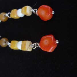 Orecchini_giallo_marrone_bianco_arancione_3