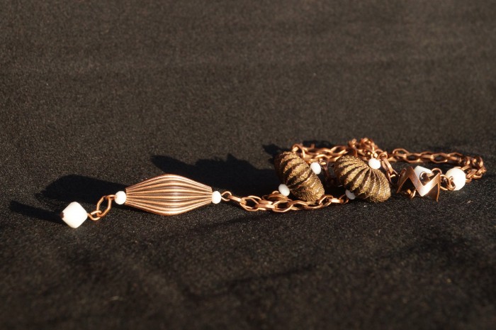 Collana bronzo sfere metallo 3