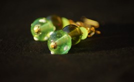 Orecchini lampwork verdi oro 5